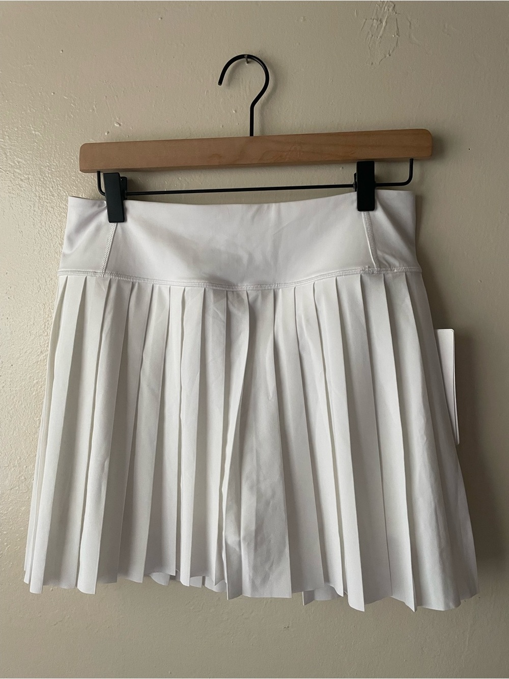 Athleta women’s White Pleated Tennis Skirt outdoor Athleisure sporty